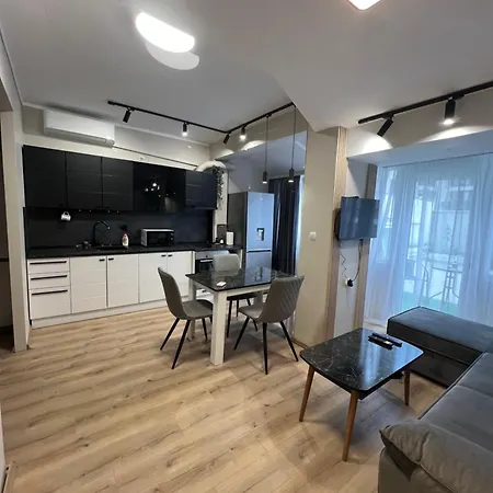 With Parking For Normal To Middle Sized Cars 바르나