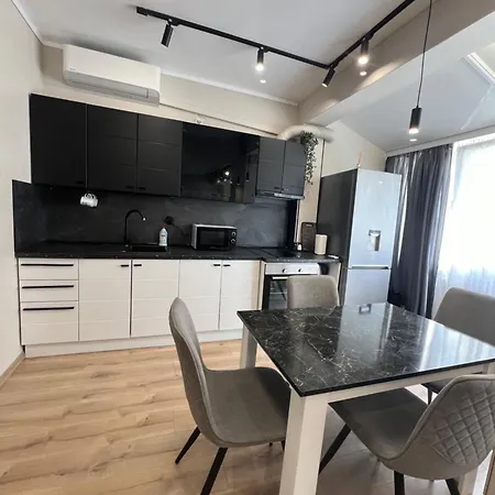 With Parking For Normal To Middle Sized Cars 아파트 *