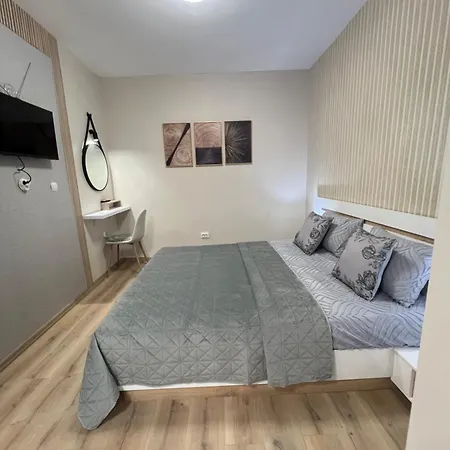 With Parking For Normal To Middle Sized Cars * 바르나