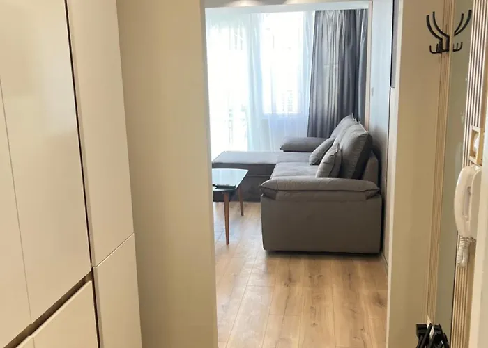 Lägenhet With Parking For Normal To Middle Sized Cars *