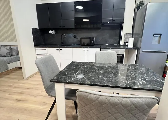 Apartmán With Parking For Normal To Middle Sized Cars