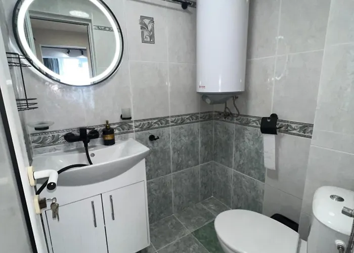 Lägenhet With Parking For Normal To Middle Sized Cars *