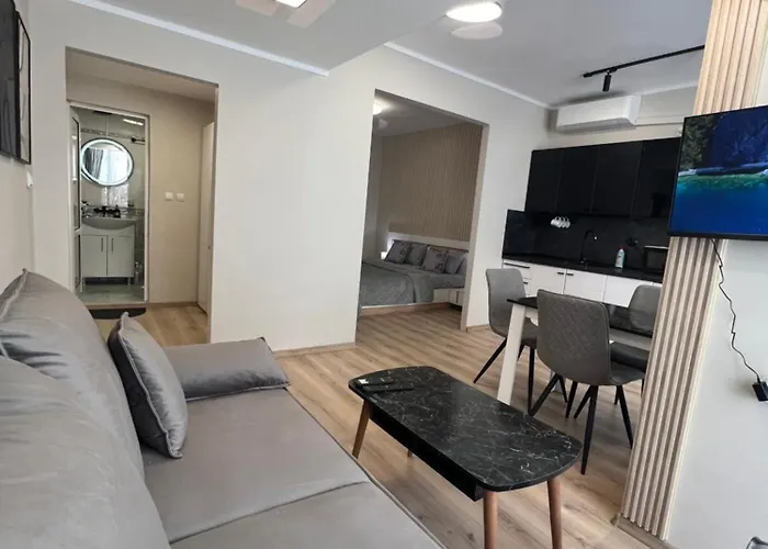 With Parking For Normal To Middle Sized Cars Apartmán Varna