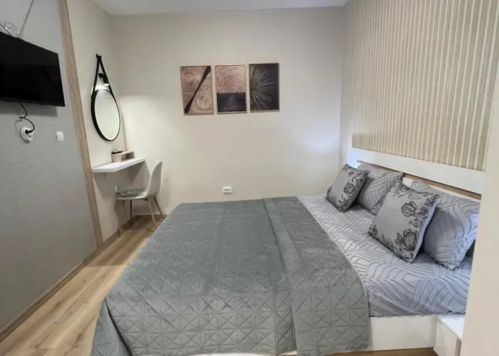 With Parking For Normal To Middle Sized Cars * Varna