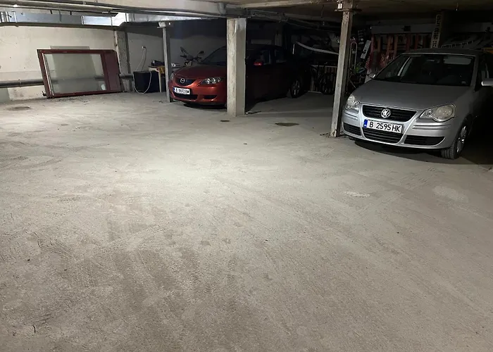 Apartmán With Parking For Normal To Middle Sized Cars