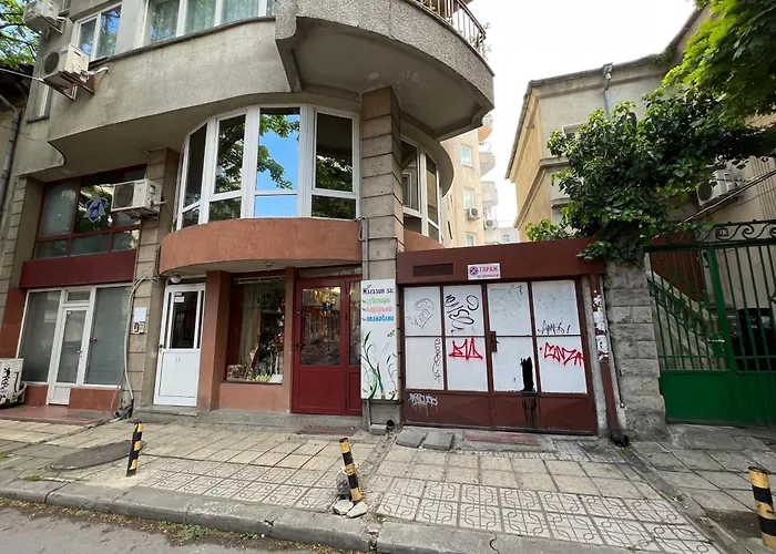 Apartmán With Parking For Normal To Middle Sized Cars *