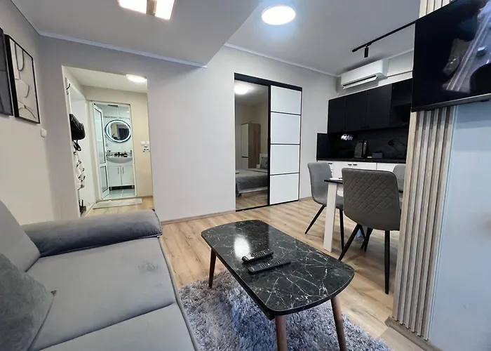 With Parking For Normal To Middle Sized Cars