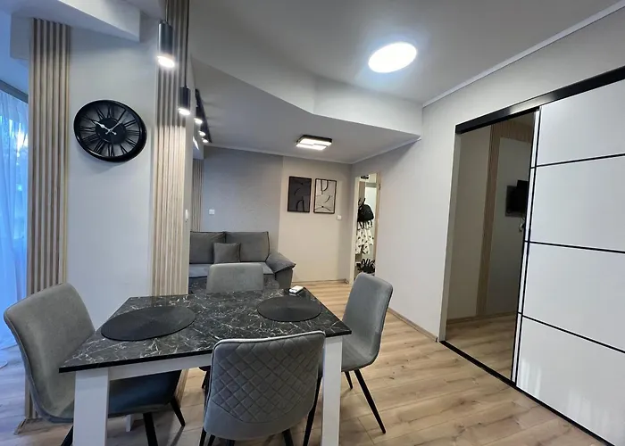 With Parking For Normal To Middle Sized Cars Apartmán Varna